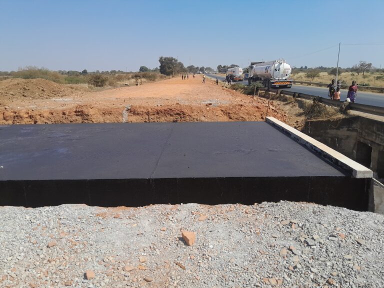 4.5% OF LOCAL CONTRACTORS WORKING ALONGSIDE MOIC ON LSK-NDL ROAD