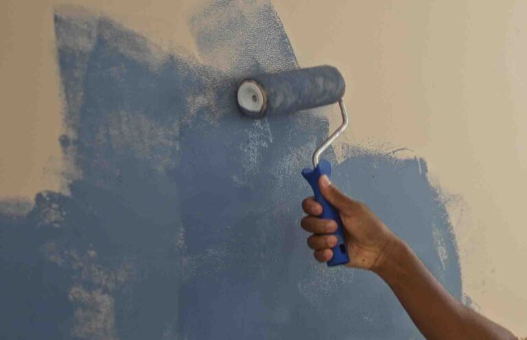 LCC DIRECTS SHOP OWNERS TO PAINT THEIR SHOPS OR FACE PUNISHMENT